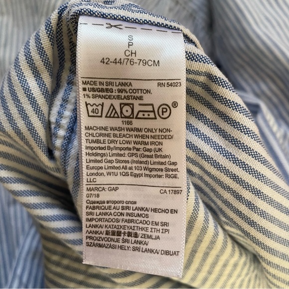 Men’s Gap Striped Button-down - Picture 3 of 4